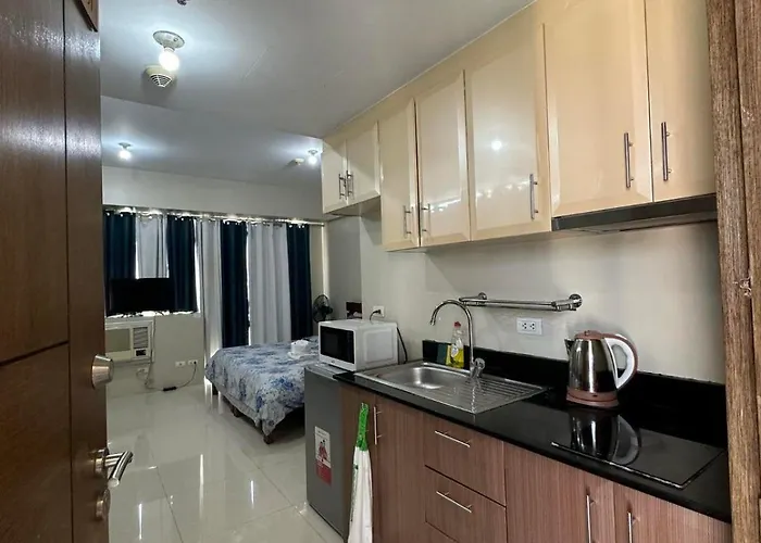 Corner Unit At One Palm Tree